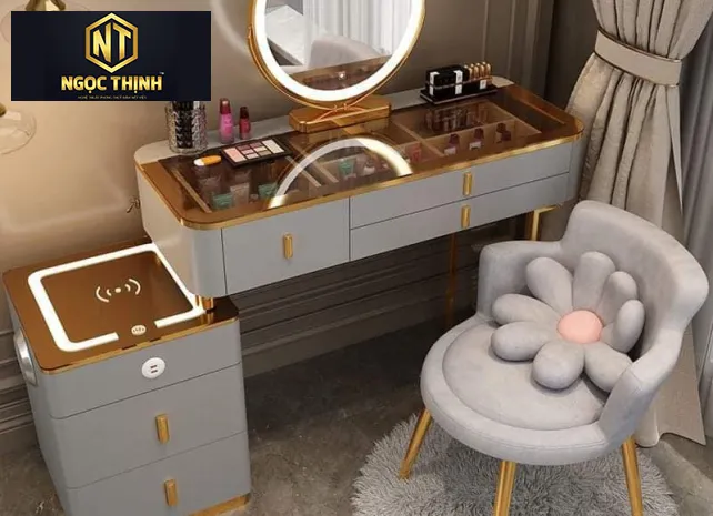 BÀN MAKEUP CÓ ĐÈN LED TIỆN LỢI